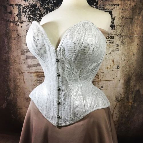 MCC30-SV #mcc30 #mysticcorset #mysticcitycorset #mysticcitycorsets #mysticcitycorsetry #overbust #ov