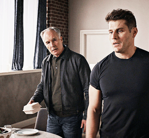 LOU FERRIGNO JR As DONOVAN ROCKER S.W.A.T. 8x20 - "DEVIL DOG"