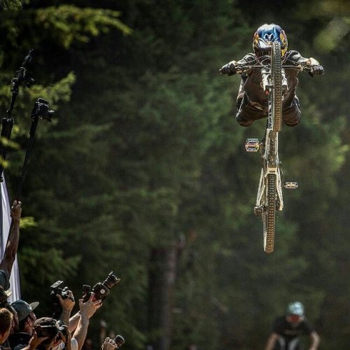 mtbdirty:  @clinttrahan It ain’t a whip but it sure is super! @andreulacondeguy showing his style du