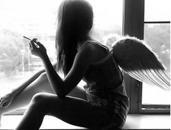 vivoenelinfierno:  Algunos ángeles perdemos las alas, pero nos queda la marca de que en algun momento pudimos volar…