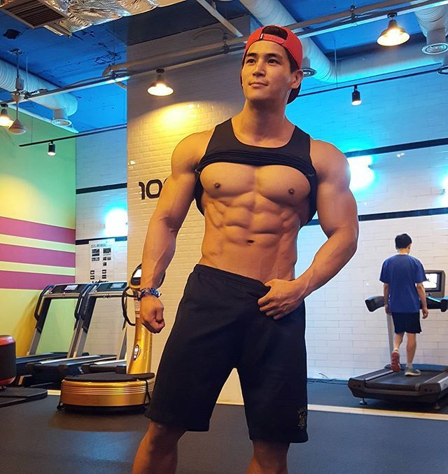   Musclemania Pro Jun Choi (최성준)   