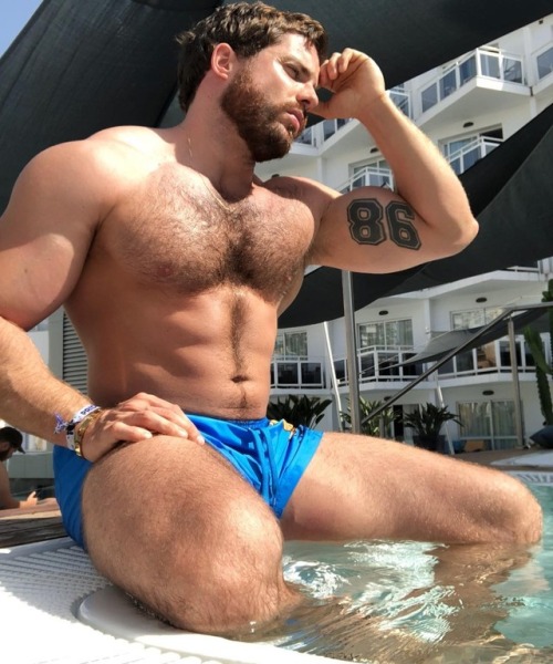 bigguythings:  Just Big Guys: 08/10