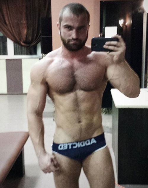 mystraightfriend:  Mystraightfriend.tumblr.com