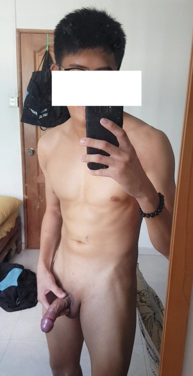 leakedsgboys: [GIF] so damn hot!! (don’t expose him please, we might get more…) Reblog for more ;) 