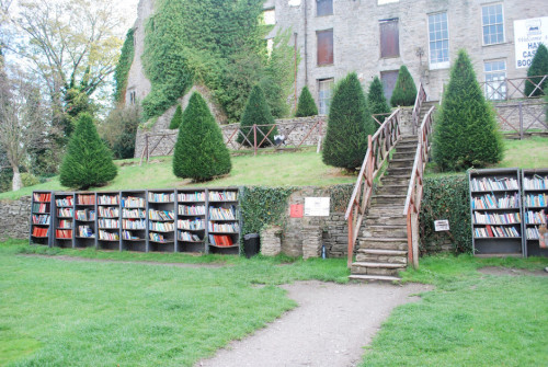 starry-eyed-wolfchild:  A town known as the “town of books”, Hay-on-Wye is located on the Welsh / English border in the United Kingdom and is a bibliophile’s sanctuary.
