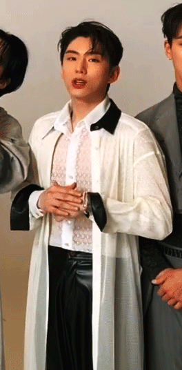 hyunubear:Kihyun in whatever THIS is, idk I just wanted to look at him in lace shirt and sheer robe 