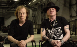 bushdog:  AC/DC、アクセル・ローズを迎えて初のライヴを敢行 | NME Japan  つーか、このおじいちゃんと太っちょ、誰だよ…。