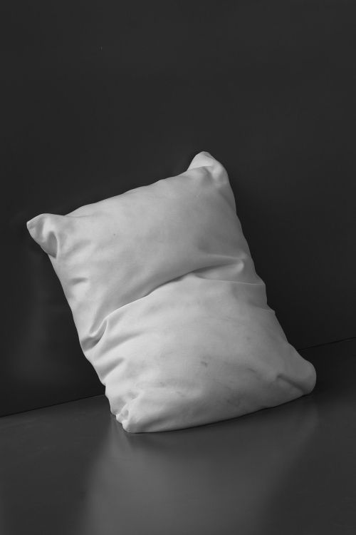 abutterflyobsession: secreterces5: itscolossal: Realistic Pillows Sculpted from Blocks of White Marb