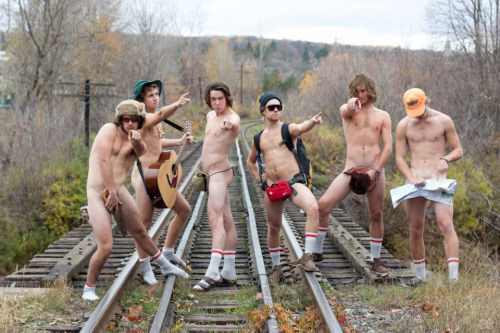 numusi:  Mixed gay stuff with more than 12000 followershttp://runboxx.tumblr.com/Public