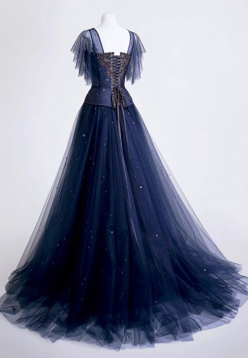 Favourite Designs: Linda Friesen ‘Midnight Magic’ Bridal Couture Gown