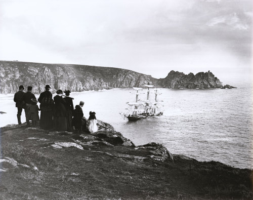 gameraboy: The Gibson family has taken thousands of striking shipwreck photos, from the late 1870’s through the 1970s. See more of these amazing photos here. 