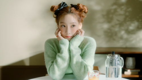 Snsd Taeyeon ‘Happy’ MV Desktop Wallpaper