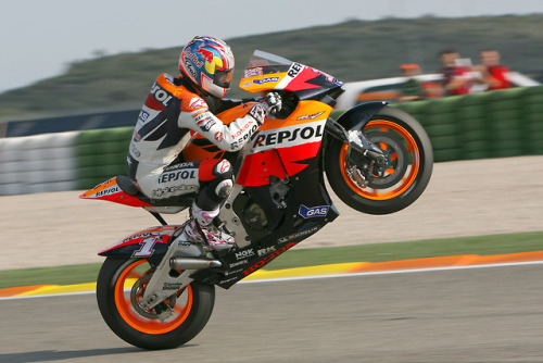 Nicky Hayden, the champion wheelying, 2nd November 2007, Valencian Community MotoGP, the last r