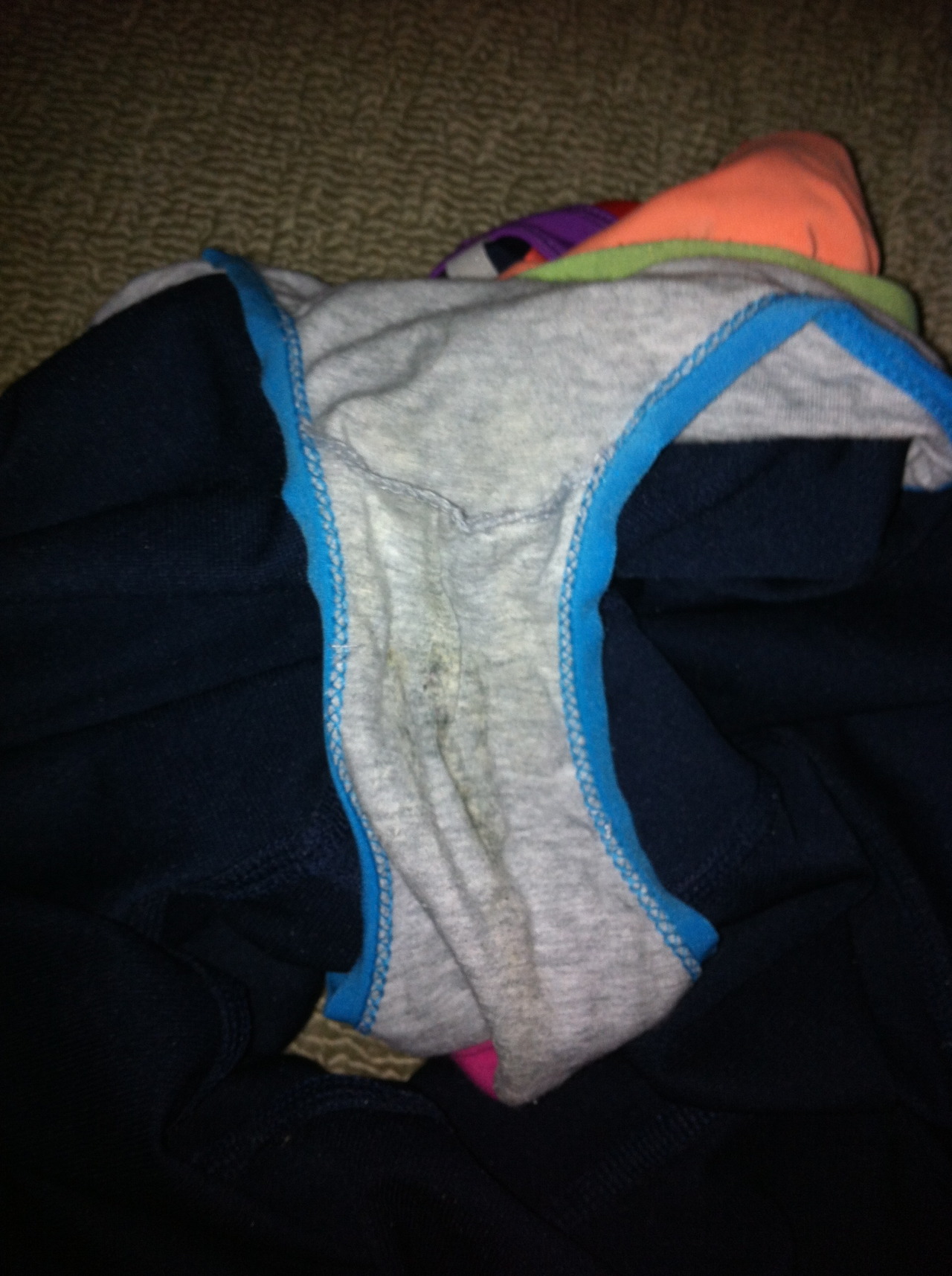  thepussiecat submitted:  23yr chick after her gym wkout….mmm
