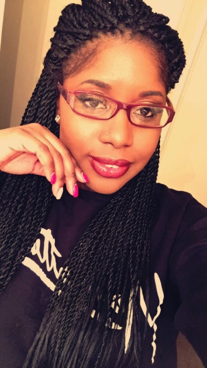 flowerchildbluez:  artnmxlanin:  flowerchildbluez:  Some of my favorites from this year.   Blackout ✨  You’re so pretty 😍  Thank you 😘 