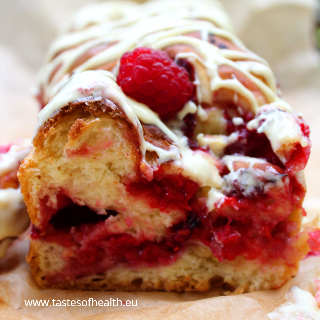 Raspberry And White Chocolate Loaf Cake
A delicious cake where raspberries balance the sweetness of white chocolate. The recipe by Tastes of Health