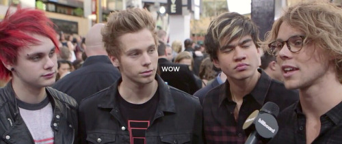 twinkstagram:luke needs to work on that poker face of hislmao cx 