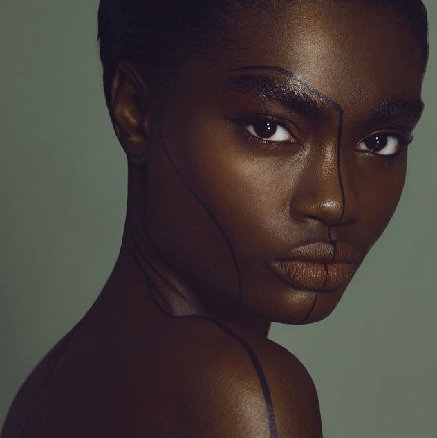 Kayla ClarkePhotography: Alex Evans Make up: Sabrina Rinaldi 