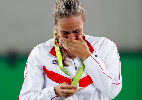 oliviergiroudd:  Monica Puig wins the Women’s tennis event at Rio 2016, earning