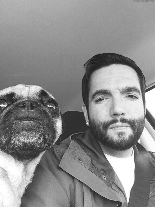 you-aredoomed:  lul you look like a stupid pug and your band sucks.
