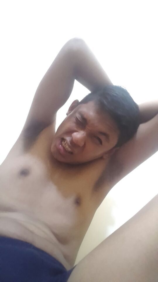 armpitlick9:  Walaupun kote kecik..tp ketiak hitam..tu nice..slrppppp