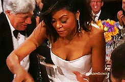 bussykween:  Taraji P. Henson Hands Out Cookies During Her Golden Globes Acceptance