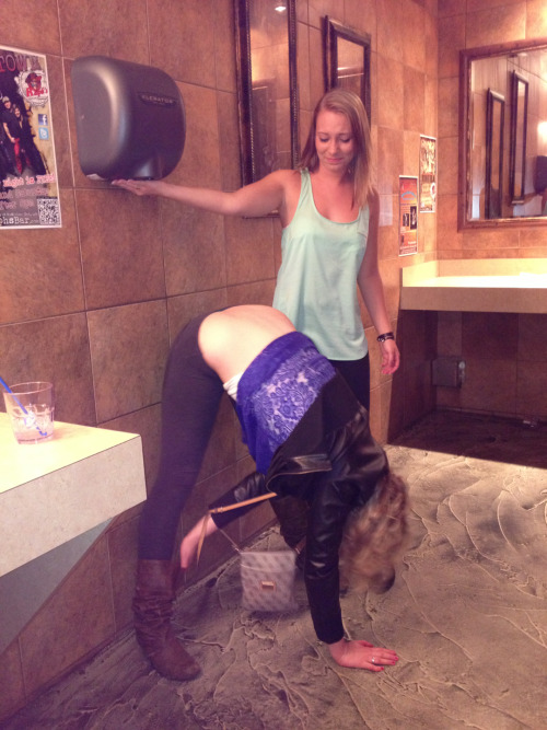 cherylclarke:  Walked into my local bars bathroom and saw a girl drying her ass…I hope this makes it on chive lol. #kcco #chive #drunkgirl 