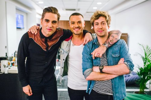 jamesbournesource: Pre-show at @TheO2 on Saturday. For years we thought Busted would never return, a