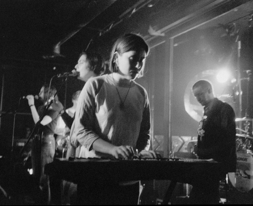 huilendnaardeclub:  Stereolab performing liveSource