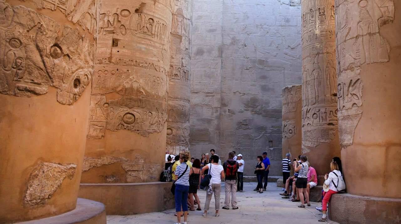 El templo faraónico de Karnak, en la ciudad egipcia de Luxor, visitado constantemente por turistas e investigadores. La explosión de una bomba hoy, 10 de junio de 2015, en un estancionamiento cerca del templo de Karnak, causó la muerte de un presunto...