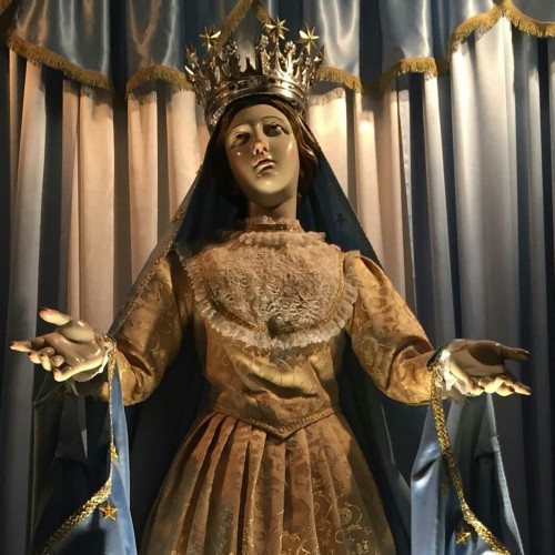 allaboutmary:  A statue of Mary in Matera, Italy.