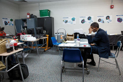 furahayako - sixpenceee - Obama sits alone in a classroom...