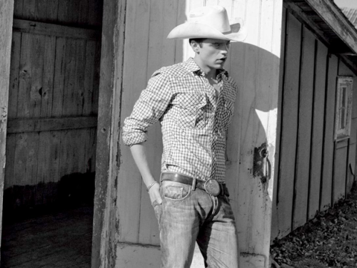 4clovesofsummer:Favorite Celebrity Meme: Sebastian Stan{ 02 | 04 } Photoshoots