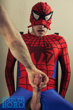 paradiseofmen:   Johnny Leeks as Spiderman