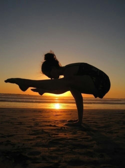 gloria-me:  Yoga on We Heart Ithttp://weheartit.com/entry/91030423/via/orlagh_xo 