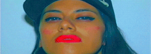 mariel-mariel:  Videos del disco Foto pa ti: - Foto pa ti. - Los bajos vibran en mi pecho. - Noche, 