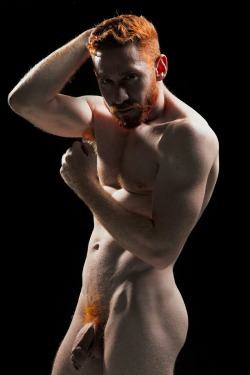 Onlyredstuff:  #Red #Dick #Scruff #Solo #Uncut 