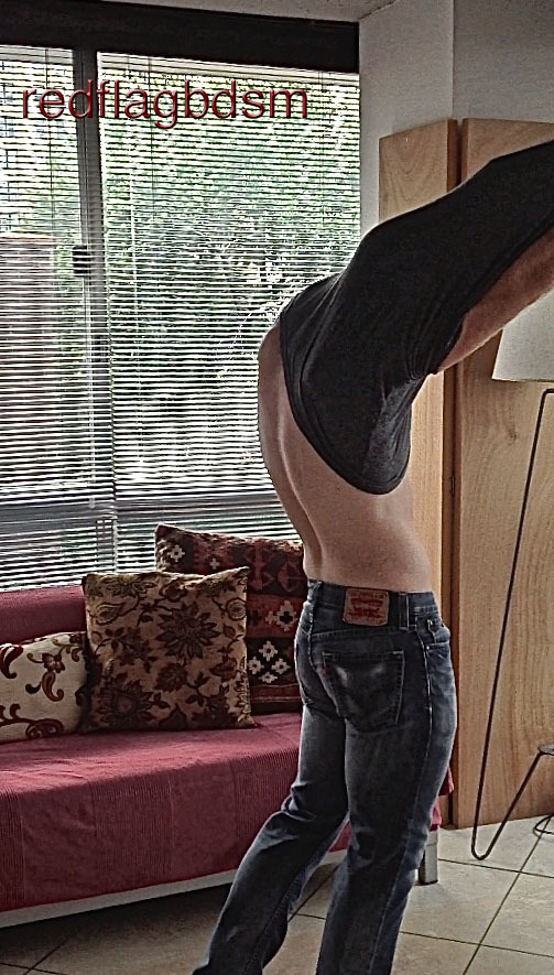redflagbdsm:  A rare shoot with Retrorope missing rope. 