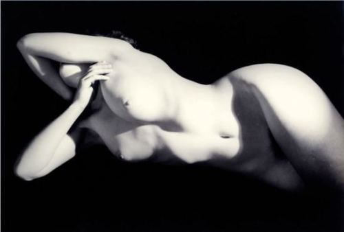 Max Dupain: Reclining Nude, 1936