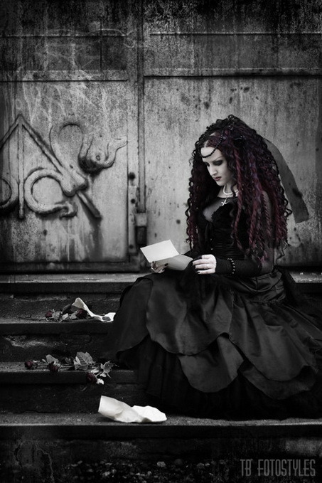 victorian-goth:Victorian goth http://victorian-goth.tumblr.com/