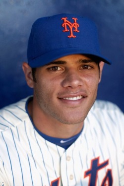 Papibeat:  Anthony Recker- Cute Face, Nice Eyes, Thick Built And An Ass You Could