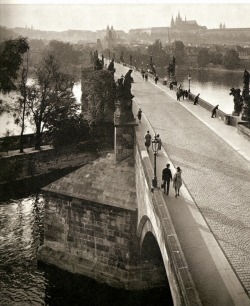 luzfosca:   B. Landisch Charles Bridge, Prague,