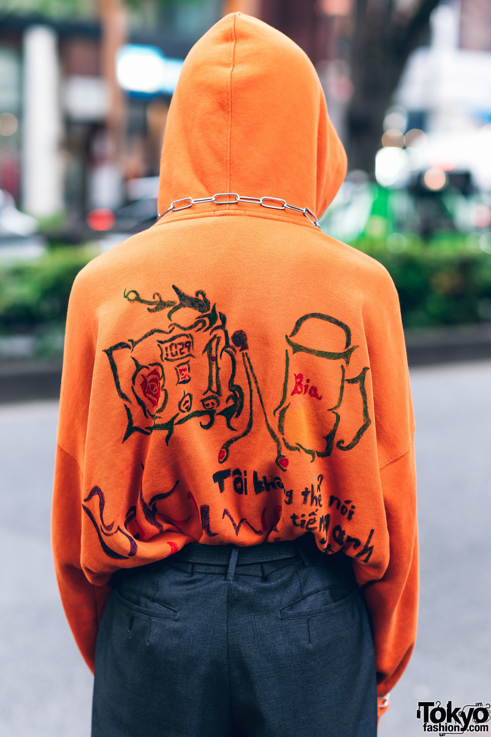 weeniebagel:  tokyo-fashion: Tokyo high school student Makoto on the street in Harajuku