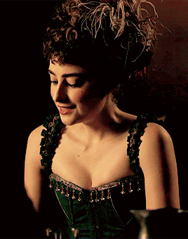 Ellise Chappellas Clara Simms In Miss Scarlet And The Duke (S01E01)