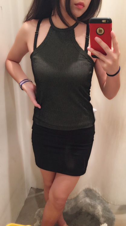 tealoverssg:  Which one do I look better in? :/