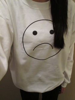 astonishingly:  i love this crewneck sweatshirt