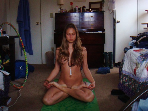 XXX fuckyeahlotuspose: #tumblr yoginis - megcamanzo photo