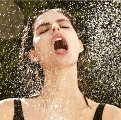 pill-y:  Cooling off with the hose. Captured by Nicolas Padron