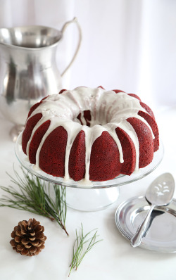 sweetoothgirl:    RED VELVET CREAM CHEESE SWIRL BUNDT CAKE 