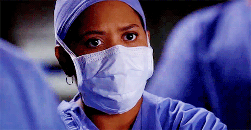 alexkarevsource:Cristina tells Alex and Bailey about Izzie’s cancer (ep. 5x18)